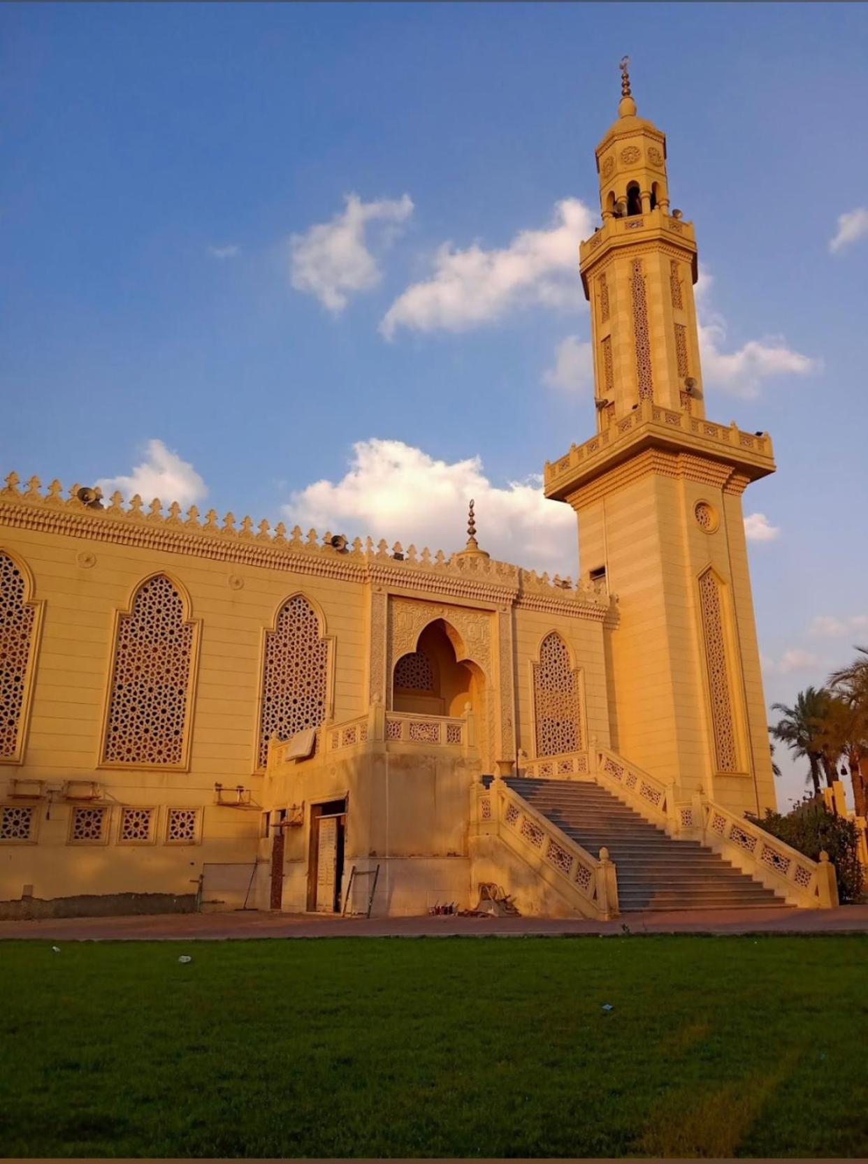 شقة في قلب القاهرة الجديدة تطل على شارع التسعين الشمالي Exterior foto