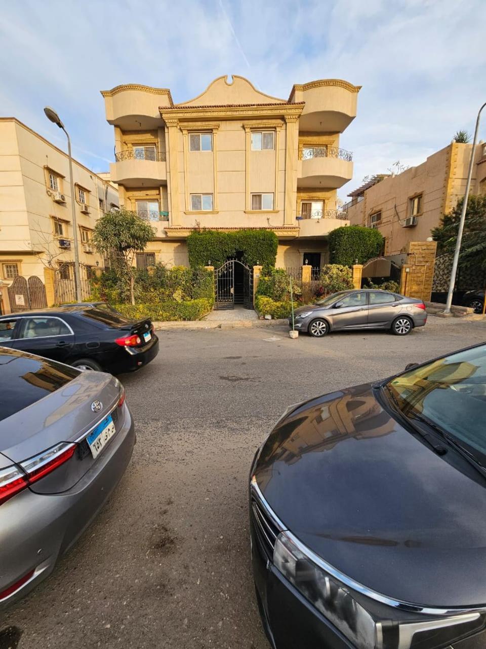 شقة في قلب القاهرة الجديدة تطل على شارع التسعين الشمالي Exterior foto