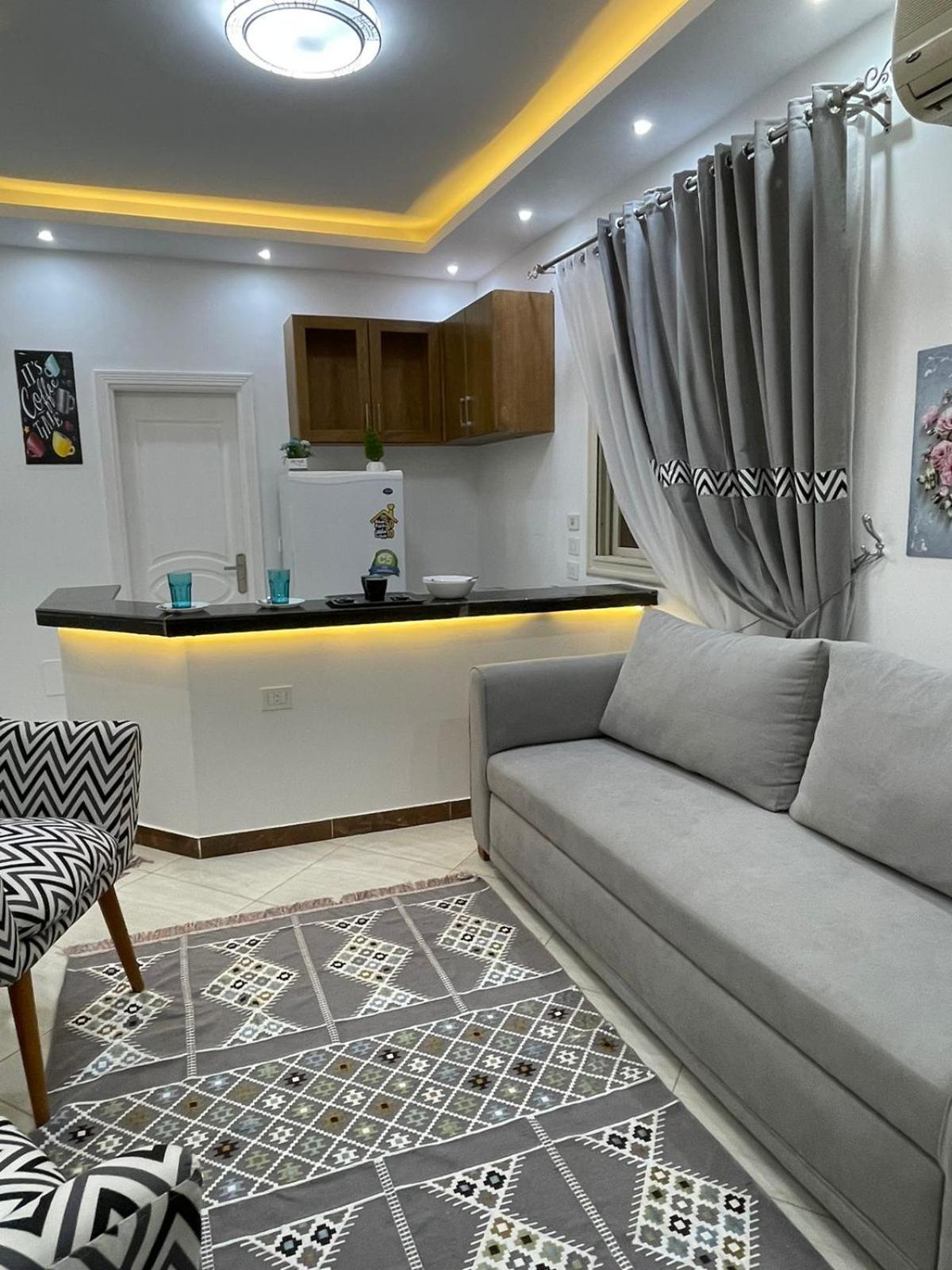 شقة في قلب القاهرة الجديدة تطل على شارع التسعين الشمالي Exterior foto