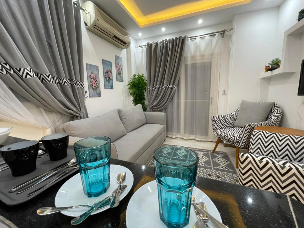 شقة في قلب القاهرة الجديدة تطل على شارع التسعين الشمالي Exterior foto