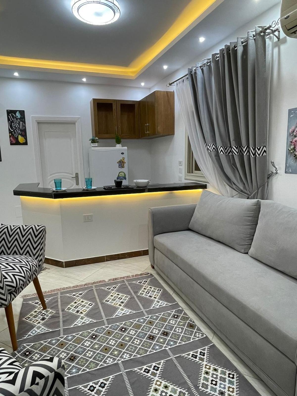 شقة في قلب القاهرة الجديدة تطل على شارع التسعين الشمالي Exterior foto