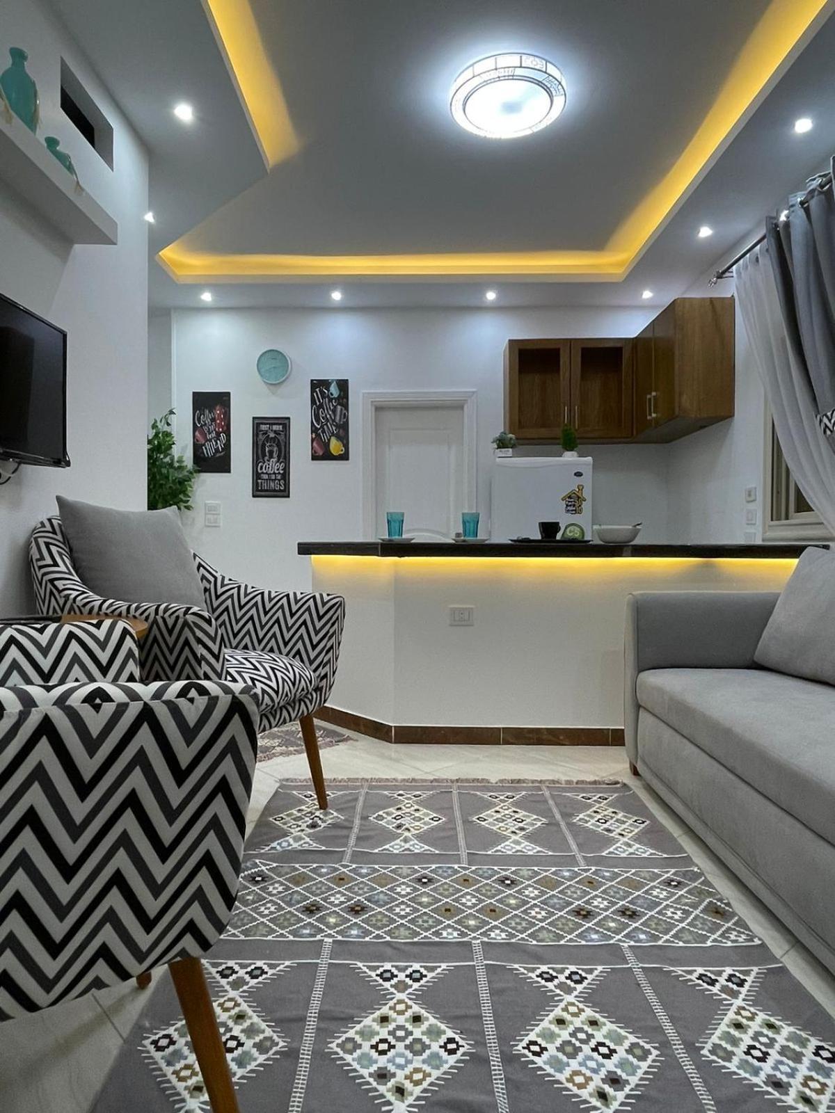 شقة في قلب القاهرة الجديدة تطل على شارع التسعين الشمالي Exterior foto