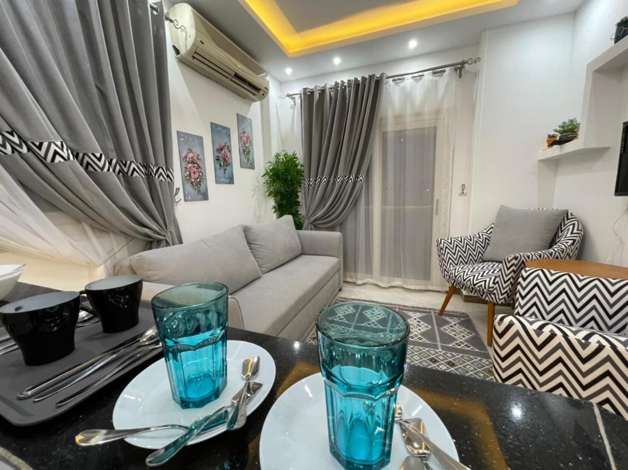 شقة في قلب القاهرة الجديدة تطل على شارع التسعين الشمالي Exterior foto