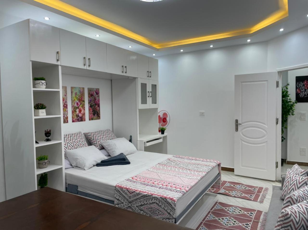 شقة في قلب القاهرة الجديدة تطل على شارع التسعين الشمالي Exterior foto